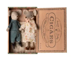Abuela y Abuelo Ratón en Caja