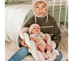 Muñeca Elegance Zoe Rosa con Cojín