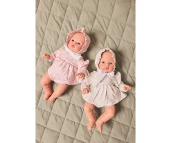 Muñeco Helena con Vestido y Gorrito White Flowers