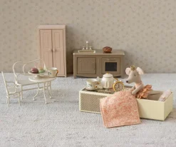 Princesa Ratón Hermana Pequeña en Caja de Cerillas