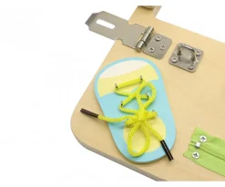 Tablero de Motricidad Formas y Pestillos